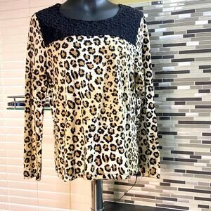 Jones New York Sport long sleeve animal print top. Size large (PP4)
